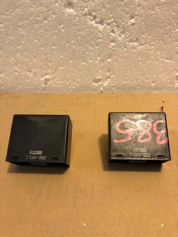 Honda CR-V mirror retract relay RD1 1997 - Image 2